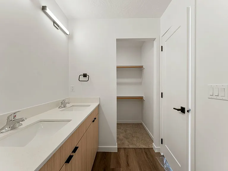 Coal Creek Townhomes — Photo 40
