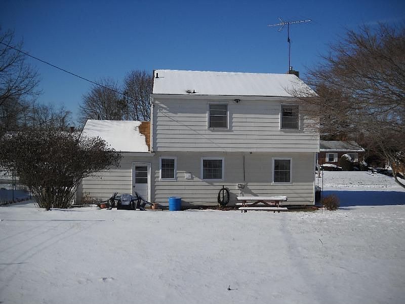 2nd image of 453 Doris Cir