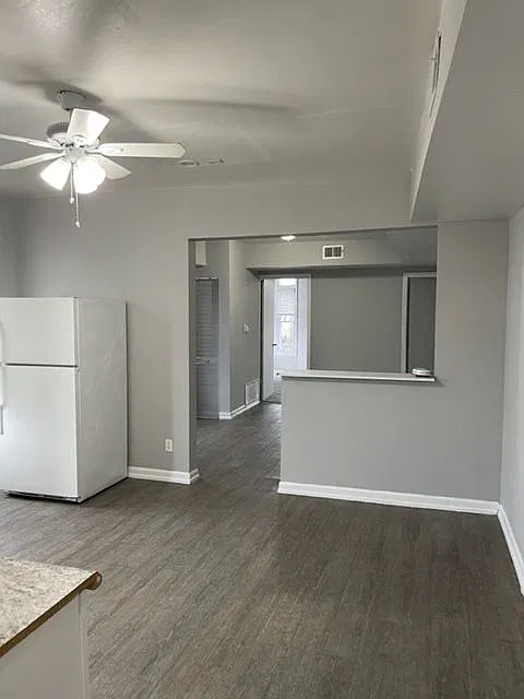 3 bed, 1100 sqft, $1,950 — Photo 3