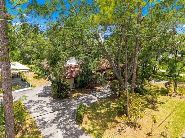 1680 Fox Rd, Clearwater, FL 33764