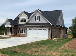 140 Lavender Ln, Winston Salem, NC 27107