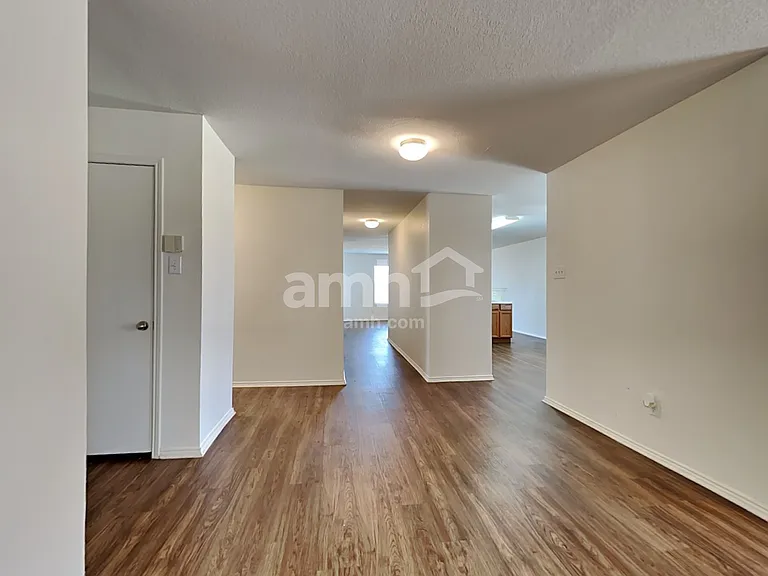 5533 Parkview Hills Ln — Photo 8