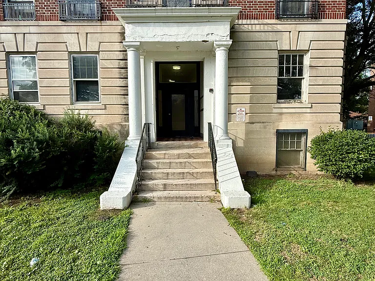 926 Asylum Ave #201 — Photo 14