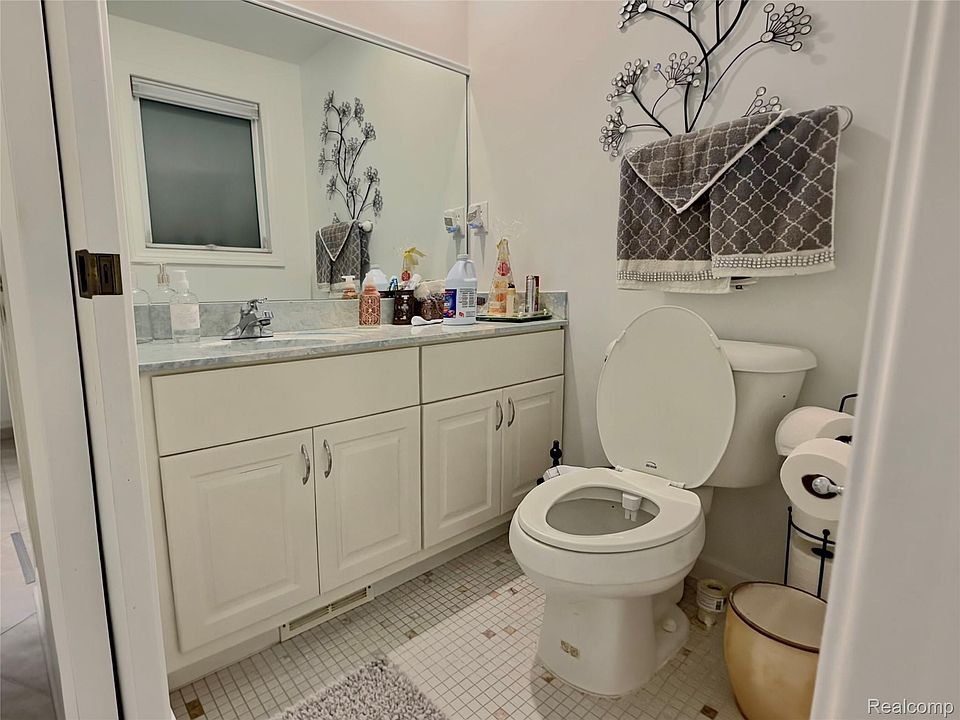38233 Medville Dr, photo 21