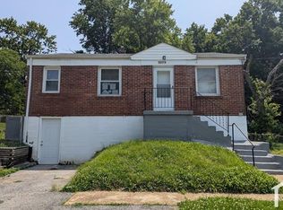 10174 Green Valley Dr, Saint Louis, MO 63136