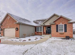 878 Crossbow Ln, Troy, OH 45373