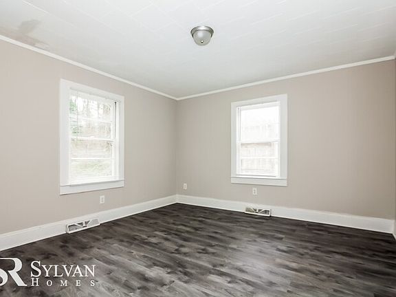 5th image of 407 Groves St