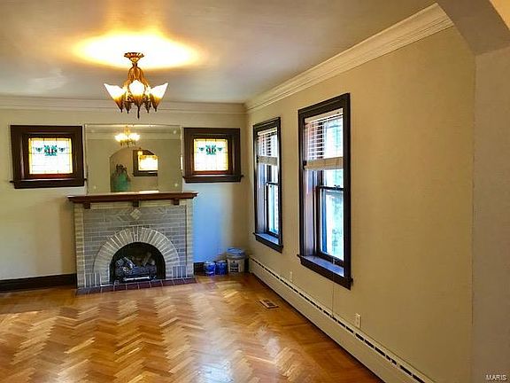 4th image of 5601 Gresham St