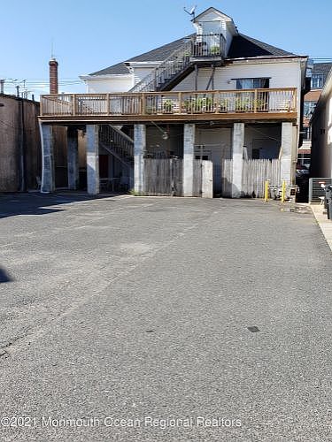2nd image of 129-131 Main St