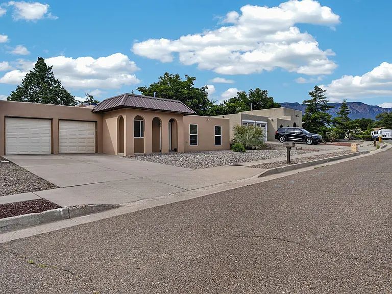 10501 Delicado Pl NE — Photo 3