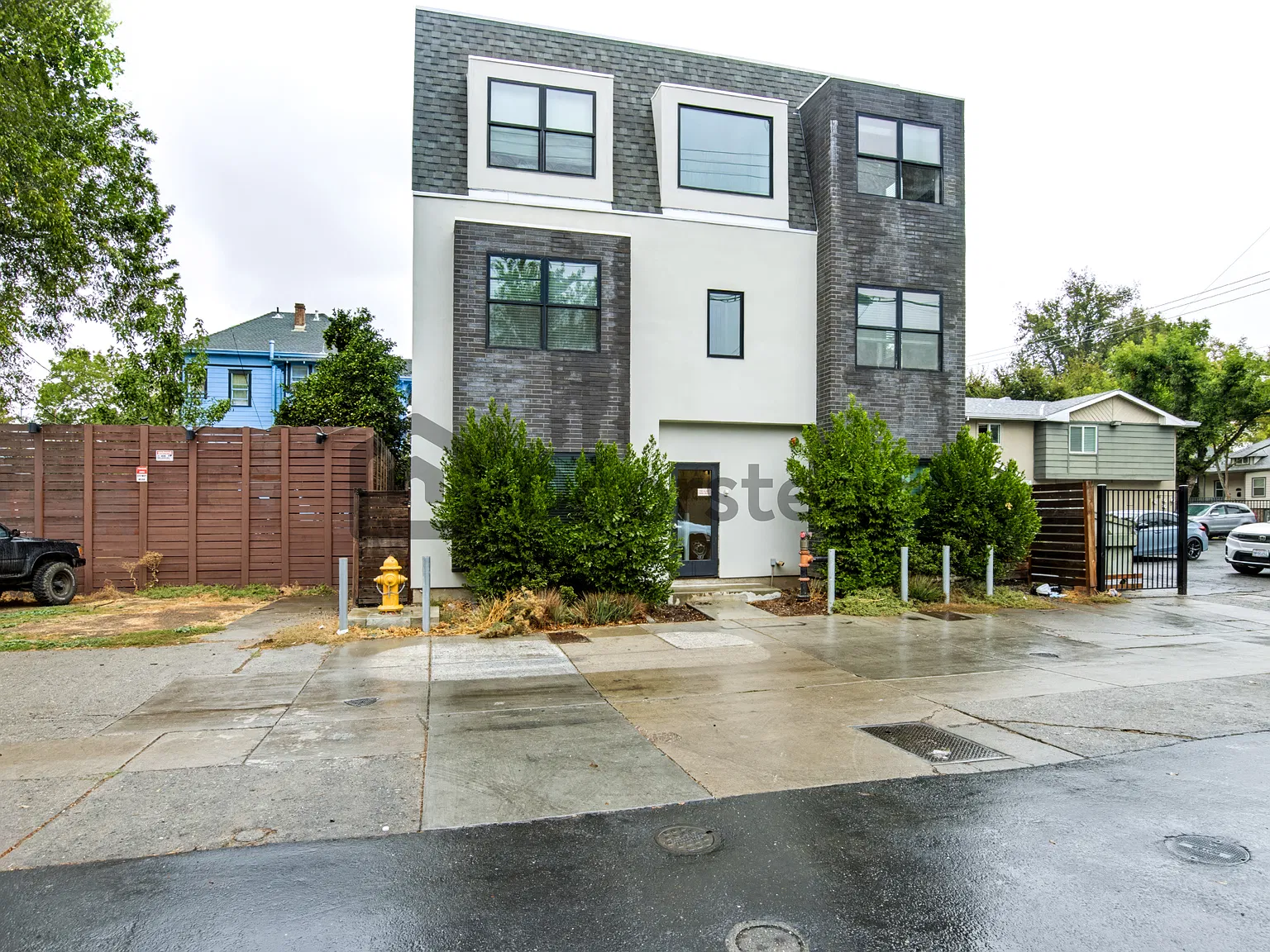 3 bed, 2.5 bath, 1521 sqft, $2,900 — Photo 1