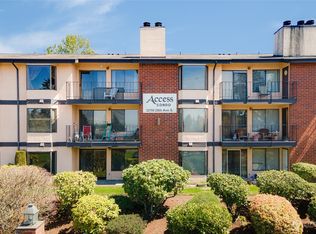 22700 28th Ave S APT 106, Des Moines, WA 98198