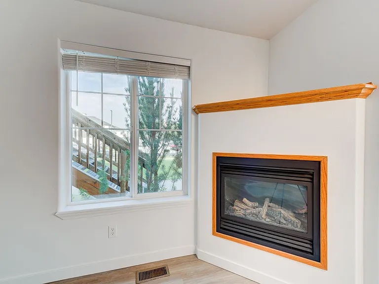1094 Longbow Ln #D — Photo 10