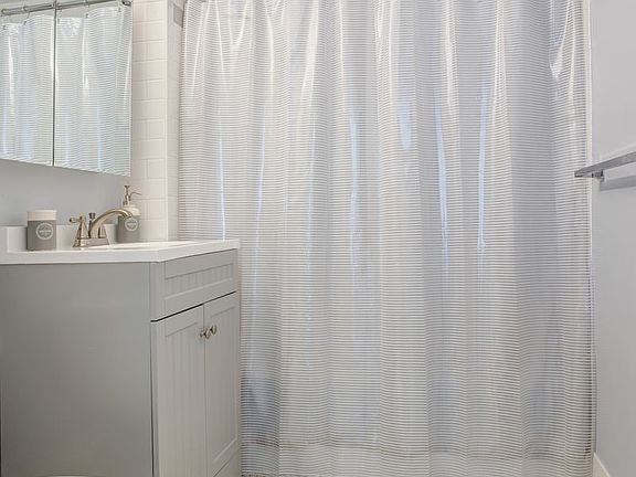 5th image of 520 West St #23-7D