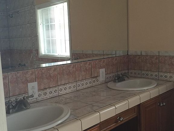 4th image of 1715 E Del Mar Blvd #B