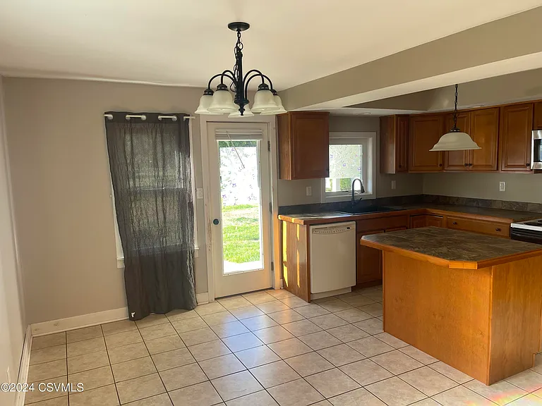 540 Park St — Photo 19