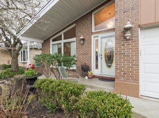 2039 Busse Hwy, Des Plaines, IL 60016