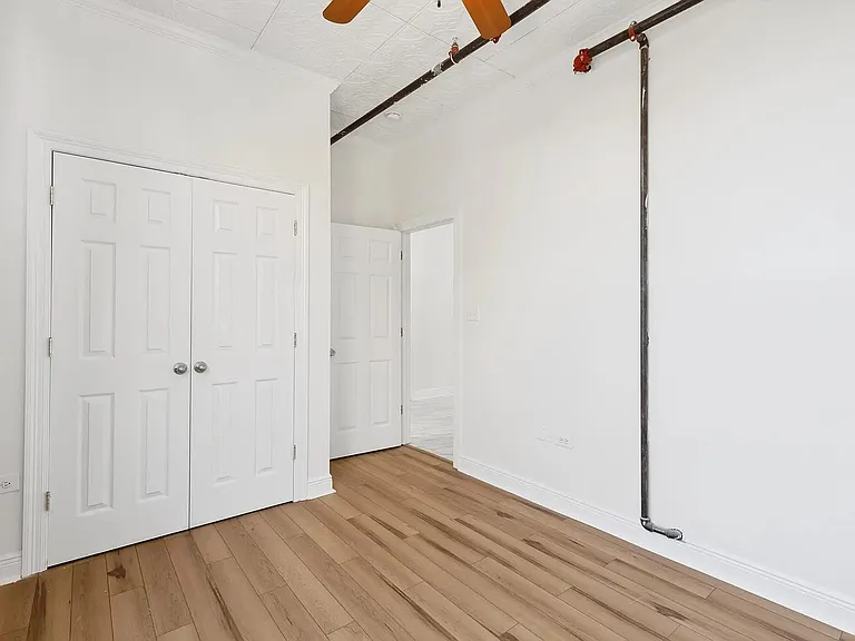 300 Forrest Ave #202 — Photo 8