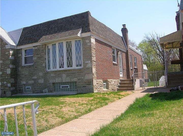 2nd image of 8153 Lister St