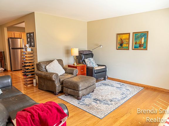 2nd image of 569 Maryland Ave NE #15