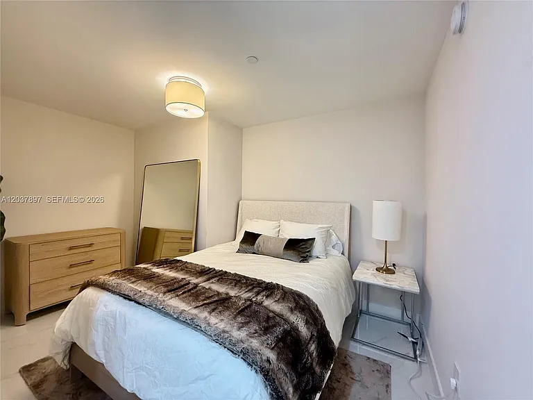 700 NE 24th St #1002 — Photo 15
