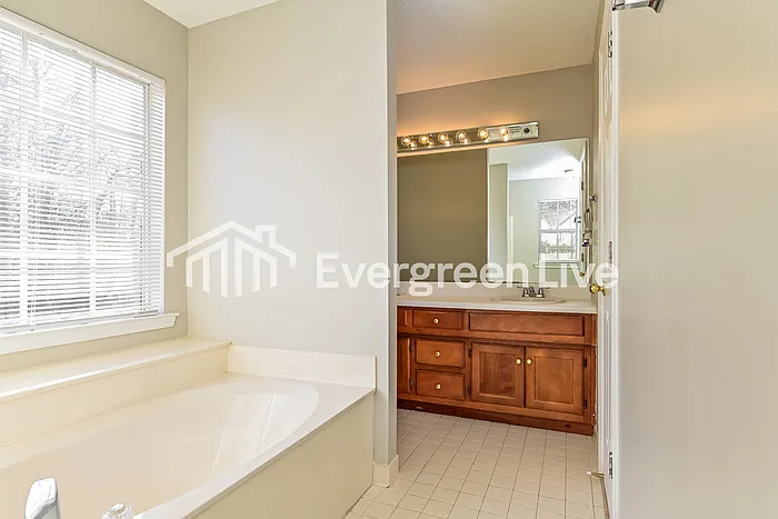 3431 Hollow Oak Dr — Photo 9