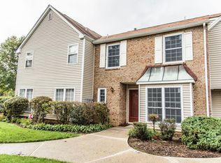 545 Manchester Ln, Yorkville, IL 60560