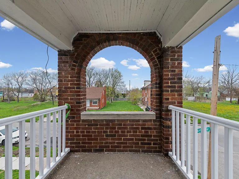 13496 Hazelridge St #2E — Photo 8