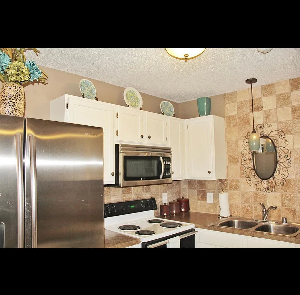 3 bed, 1130 sqft, $1,700 — Photo 3