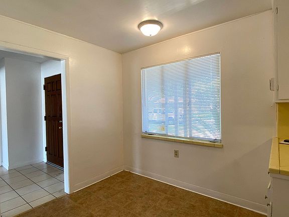 5th image of 1202 W Churchill St