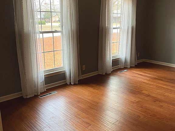 5th image of 1212 Dogwood Dr