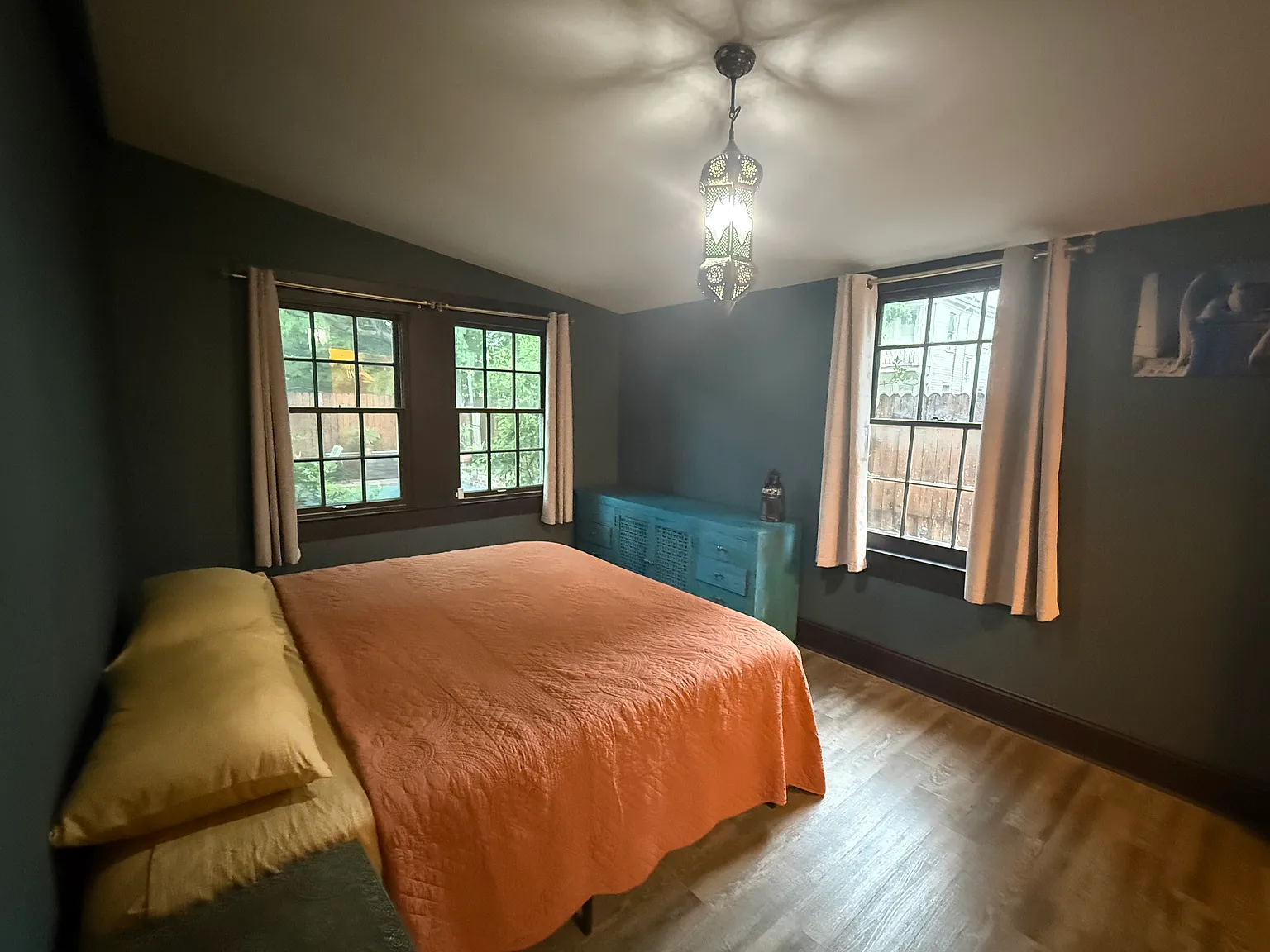 3 bed, 1100 sqft, $2,395 — Photo 3