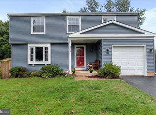 304 Appletree Dr NE, Leesburg, VA 20176