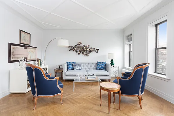 Sold by Stribling | media 18