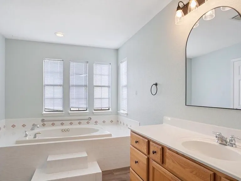 8600 Five Wells Rd — Photo 11