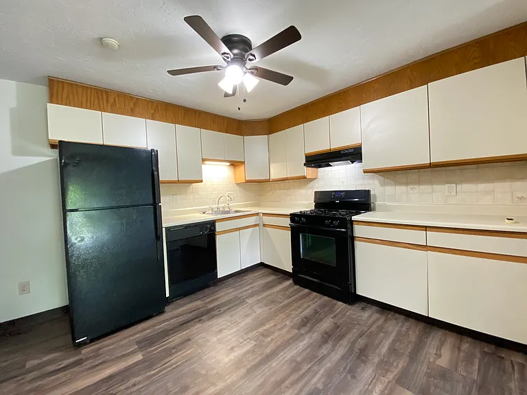 Park View Hills Condominiums — Photo 32