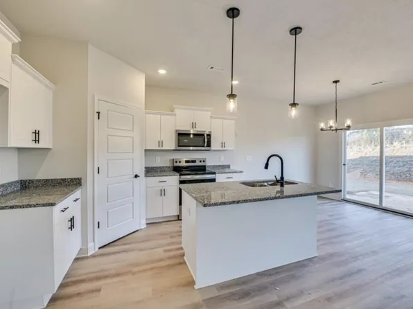 113 Burberry Cir, Greenwood, SC 29646