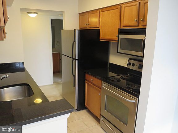 2nd image of 1712 Abercromby Ct Unit F