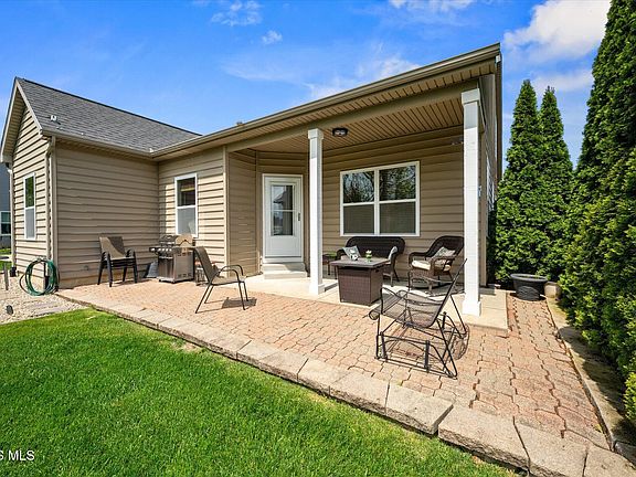 4th image of 8123 Sunset Ln