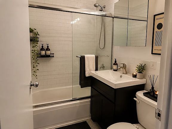 5th image of 115 W 23rd St APT 54