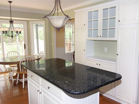 3rd image of 7781 Partridge Hill Dr
