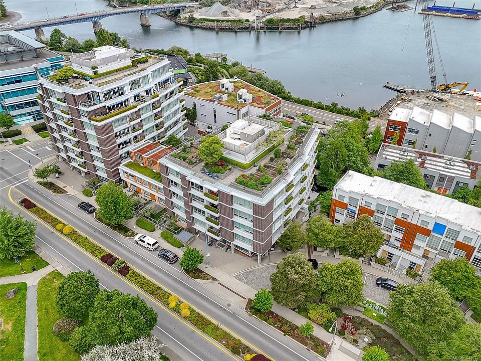 1st image of 391 Tyee Rd #406