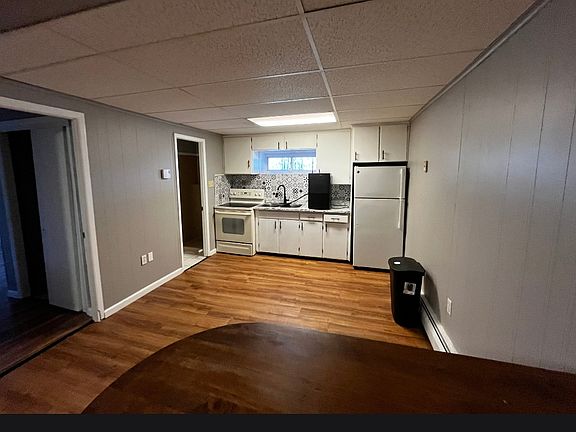 4th image of 240 E Grove St APT 5