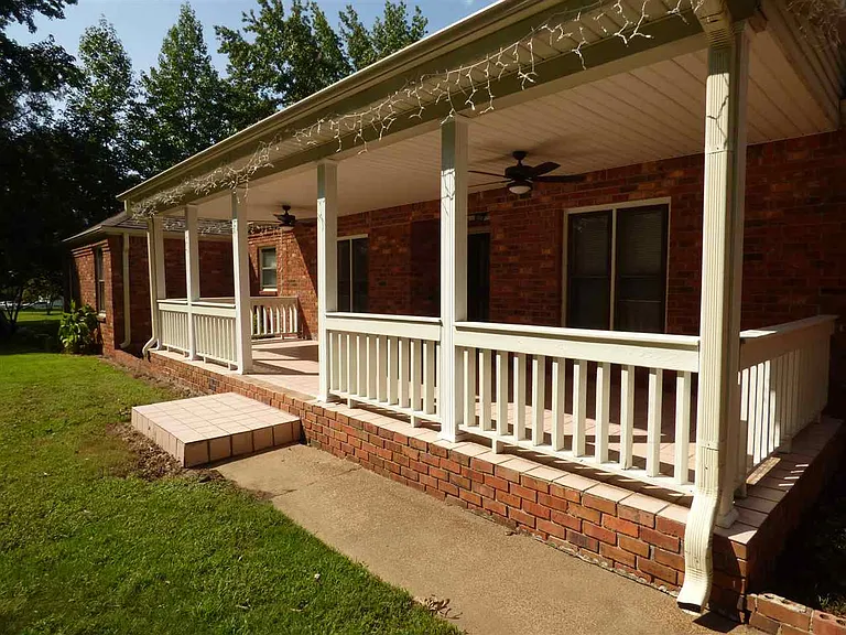 7188 Pleasant Ridge Rd — Photo 2