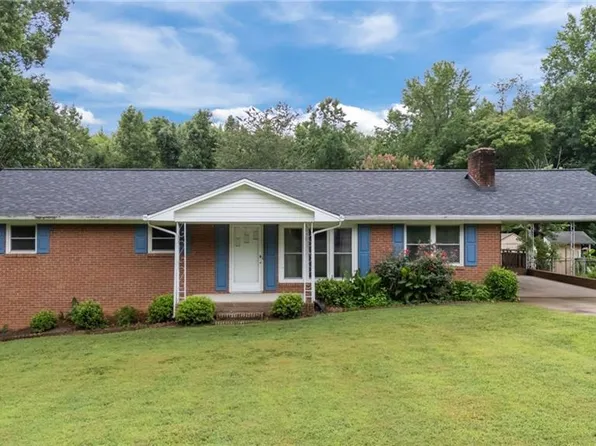 119 Holiday Dr, Lexington, NC 27295