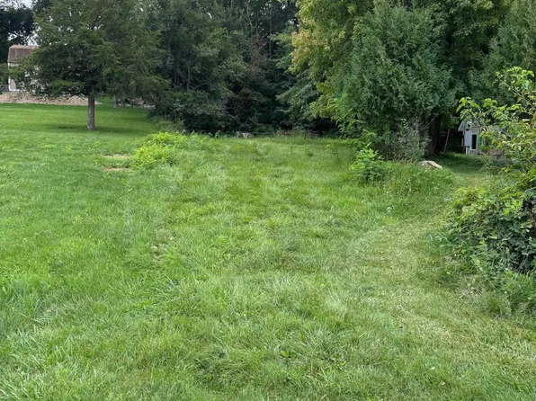 5102 County Public Rd, Brooklyn, IA 52211