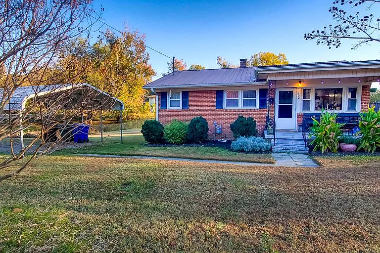 Front of house + front yard