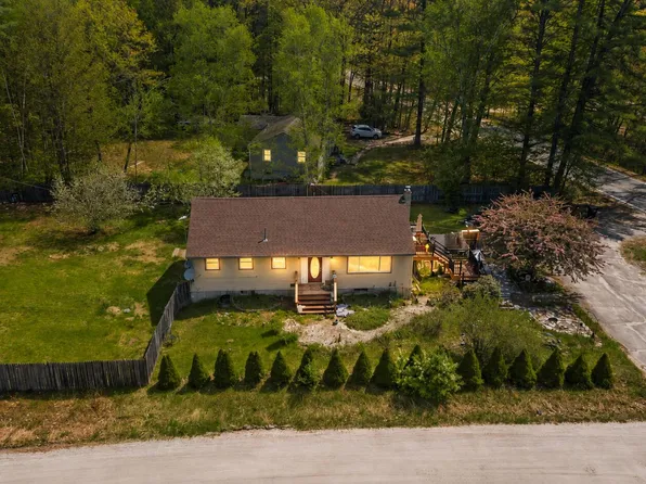 151 State Park Road, Casco, ME 04015