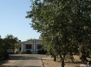 2042 W Whitmore Ave, Modesto, CA 95358