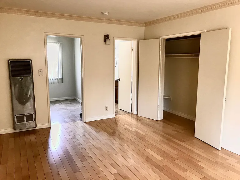 12125-29 Valleyheart Dr — Photo 3
